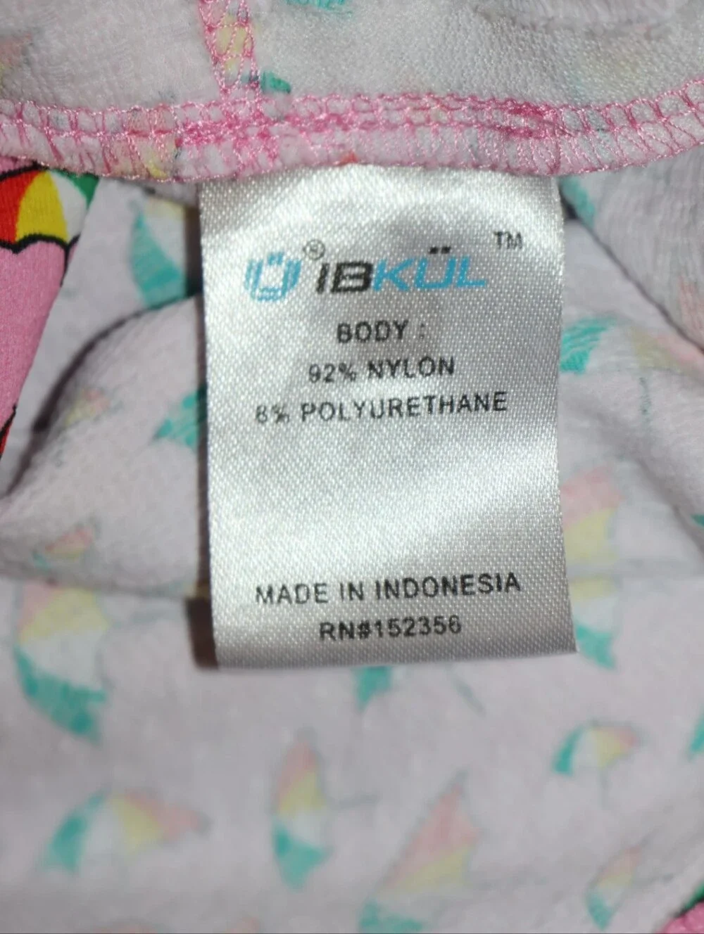 ⁠IBKÜL Pink Franny Umbrella Print Athletic Golf/Tennis Skort.